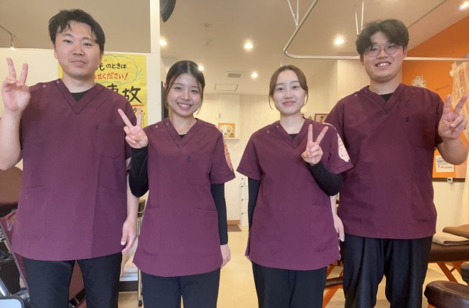 学園の森オレンジ整骨院の外観とスタッフ