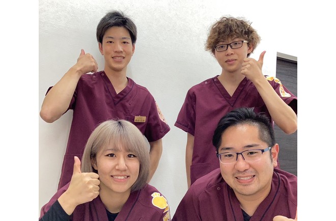 さくらの杜オレンジ整骨院のスタッフ集合写真